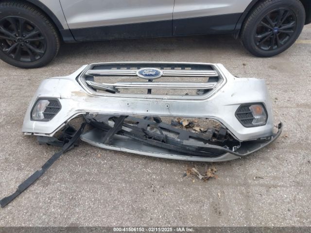 1FMCU0HDXJUC01113 Ford ESCAPE SEL