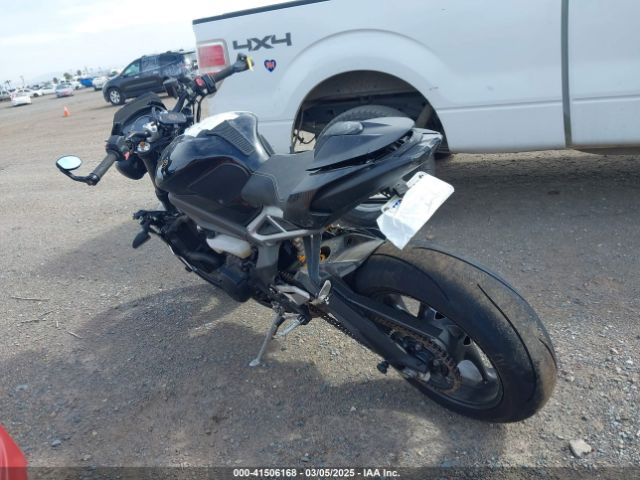 2020 TRIUMPH MOTORCYCLE STREET TRIPLE SMTA554S4LT978262 Photo 2