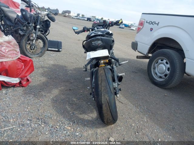 2020 TRIUMPH MOTORCYCLE STREET TRIPLE SMTA554S4LT978262 Photo 5