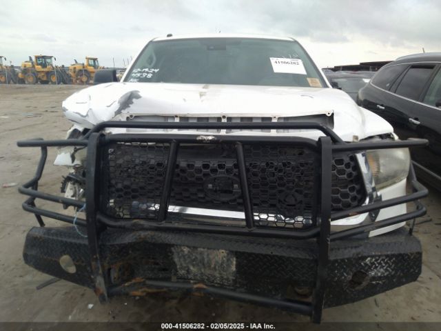 5TFUW5F12JX754538 Toyota Tundra Sr5 5.7l V8