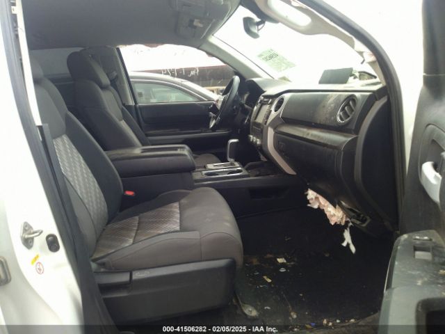 5TFUW5F12JX754538 Toyota Tundra Sr5 5.7l V8
