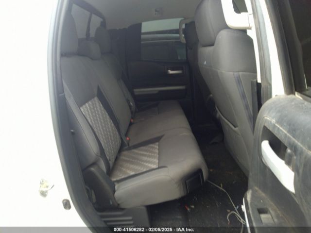 5TFUW5F12JX754538 Toyota Tundra Sr5 5.7l V8
