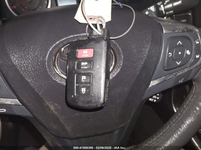 4T1BF1FK5HU330917 Toyota CAMRY SE