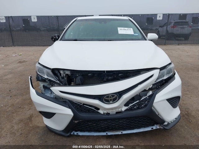 4T1B11HK8JU145391 Toyota CAMRY SE