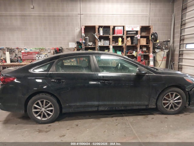 5NPE24AF8KH808001 Hyundai SONATA SE