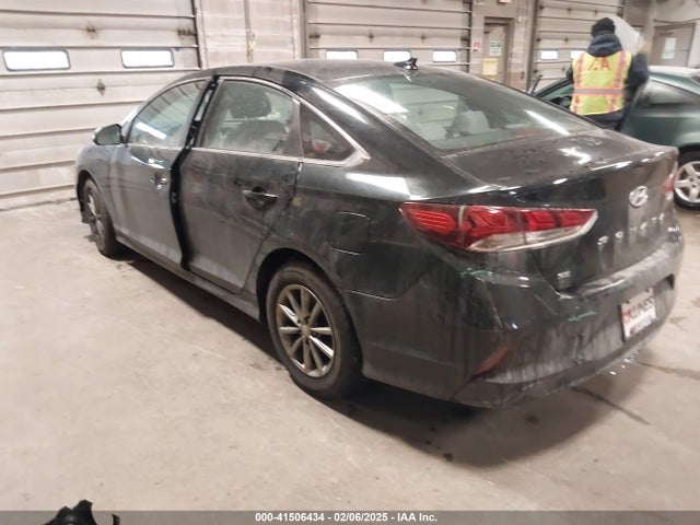 5NPE24AF8KH808001 Hyundai SONATA SE
