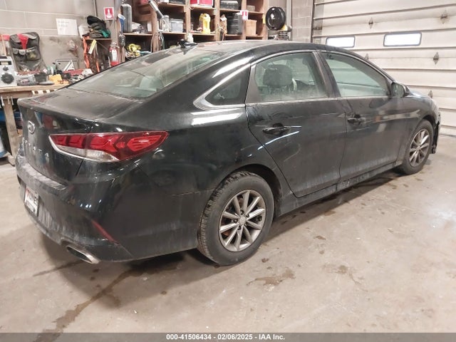 5NPE24AF8KH808001 Hyundai SONATA SE