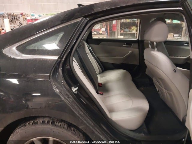 5NPE24AF8KH808001 Hyundai SONATA SE