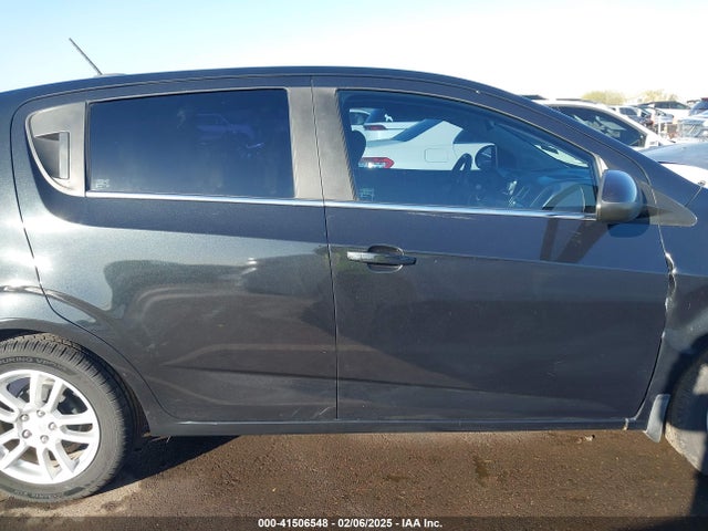 Chevrolet Sonic Lt Auto 2015 1G1JC6SB3F4160106 Image 13