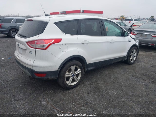 1FMCU9G9XFUB13185 Ford ESCAPE SE