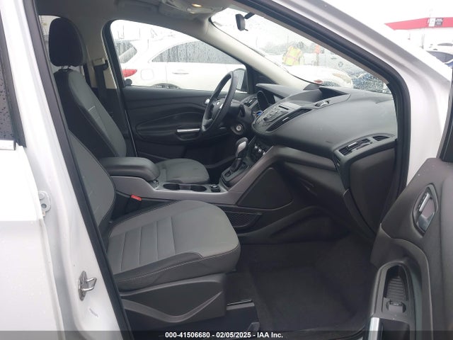 1FMCU9G9XFUB13185 Ford ESCAPE SE