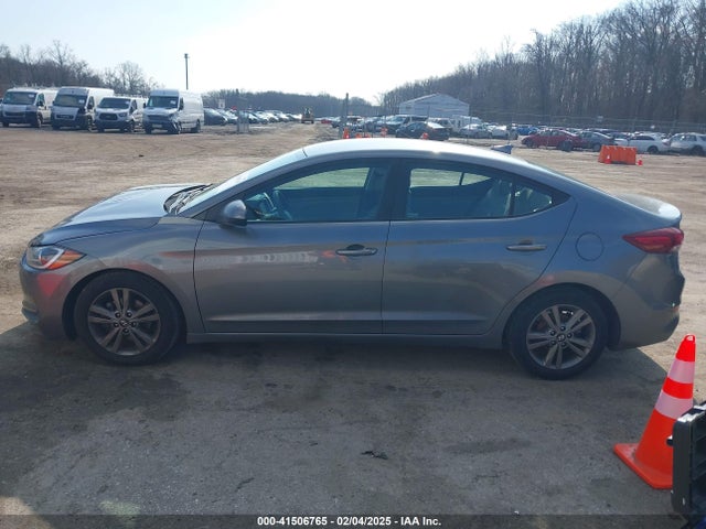 5NPD84LF8JH355522 Hyundai ELANTRA SEL