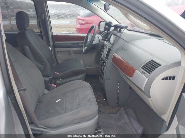 2009 CHRYSLER TOWN & COUNTRY 2A8HR54129R606503 Photo 4