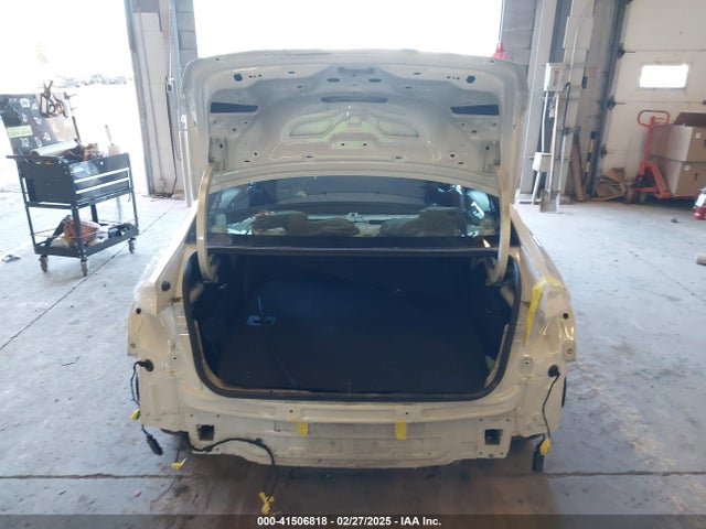 WAUAUDGY3PA075028 Audi 40 tfsi