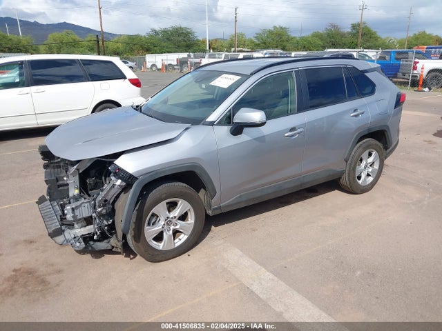 Toyota Rav4 Xle 2020 JTMW1RFV4LD042733 Image 2