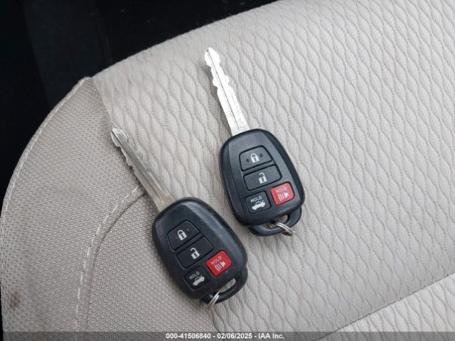 2T1BURHE6GC696722 Toyota COROLLA LE