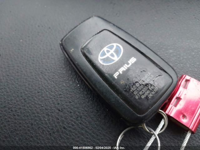 JTDKAMFU1N3177055 Toyota Prius L