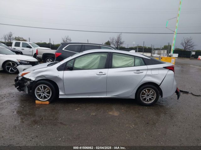 JTDKAMFU1N3177055 Toyota Prius L