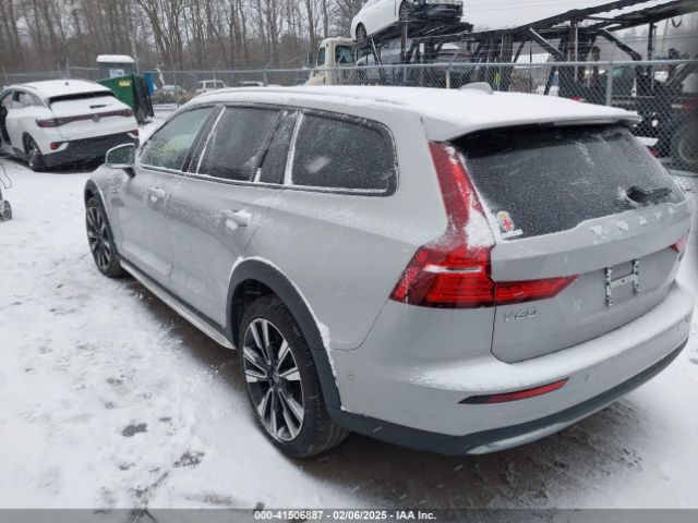2023 VOLVO V60 CROSS COUNTRY YV4L12WC0P1105016 Photo 2