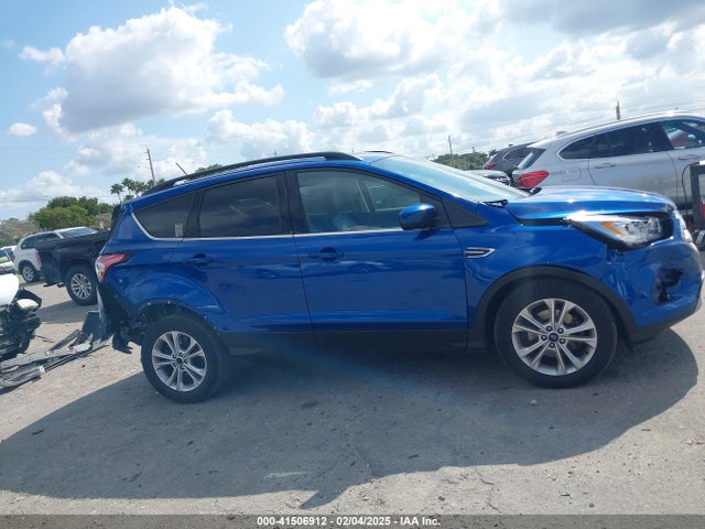 1FMCU0HDXJUA20450 Ford ESCAPE SEL