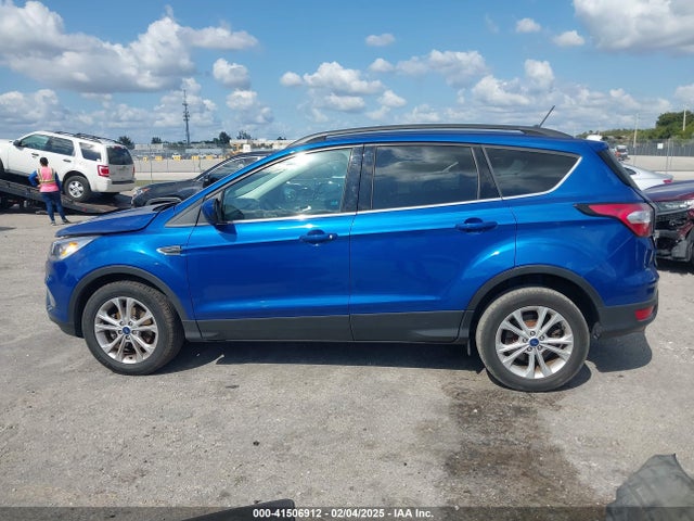 1FMCU0HDXJUA20450 Ford ESCAPE SEL