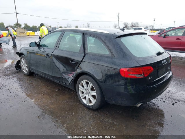 2011 AUDI A4 WAUSFAFL7BA031562 Photo 2