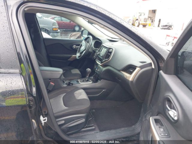 2017 JEEP CHEROKEE 1C4PJMAB0HW657862 Photo 4