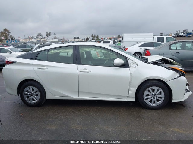 JTDKBRFU9G3526671 Toyota Prius Two