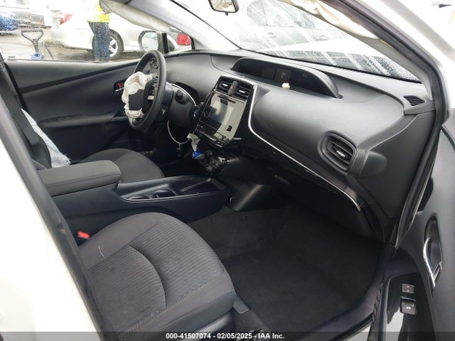JTDKBRFU9G3526671 Toyota Prius Two