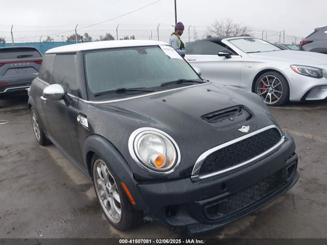 2011 MINI COOPER S WMWSV3C50BTY21312 Photo 0
