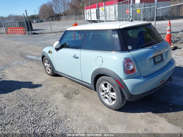 2013 MINI HARDTOP WMWSU3C52DT547763 Photo 2