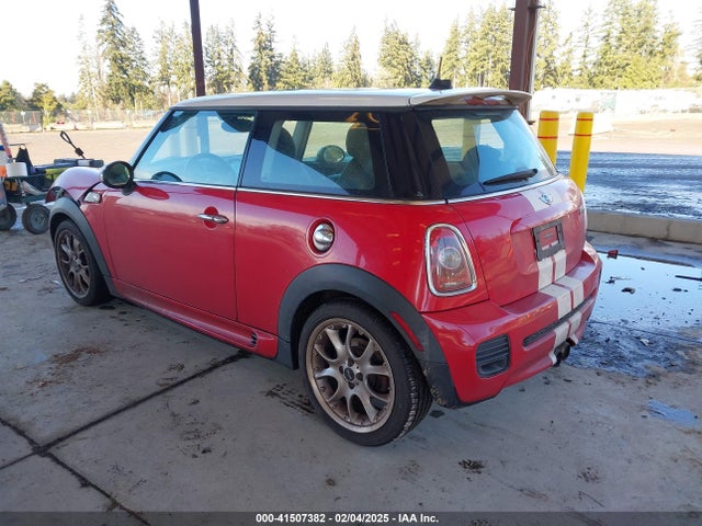 2009 MINI COOPER S WMWMF73529TT99938 Photo 2