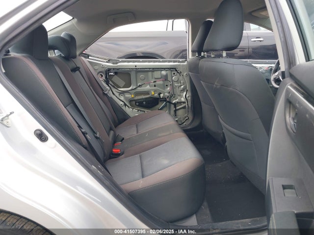 2T1BURHE3KC198485 Toyota COROLLA LE