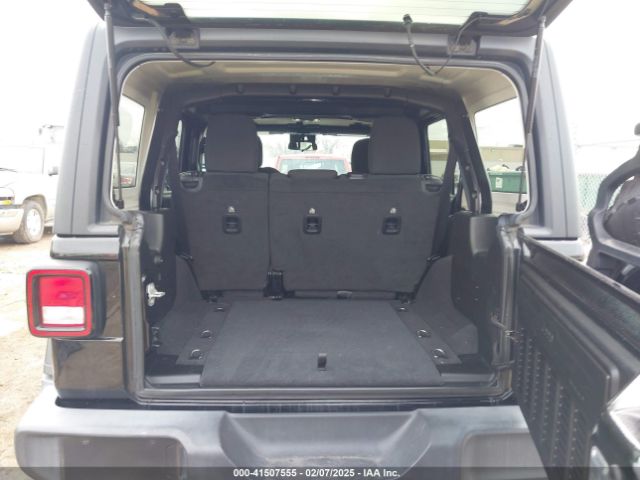 1C4HJXDN8MW595665 Jeep Wrangler Unlimited Willys Sport 4x4