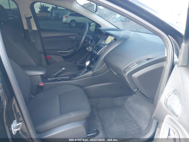 1FADP3M23JL311079 Ford FOCUS SEL