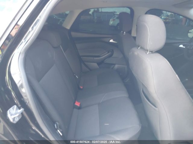 1FADP3M23JL311079 Ford FOCUS SEL