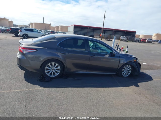 4T1B11HK4JU041173 Toyota CAMRY LE