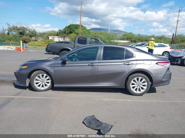 4T1B11HK4JU041173 Toyota CAMRY LE
