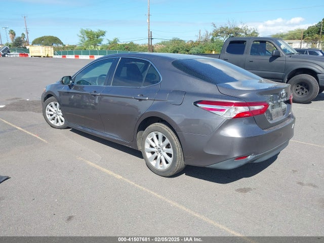 4T1B11HK4JU041173 Toyota CAMRY LE