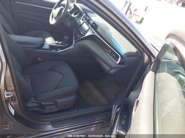 4T1B11HK4JU041173 Toyota CAMRY LE