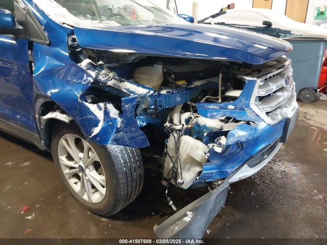 1FMCU9HD8JUD29970 Ford ESCAPE SEL