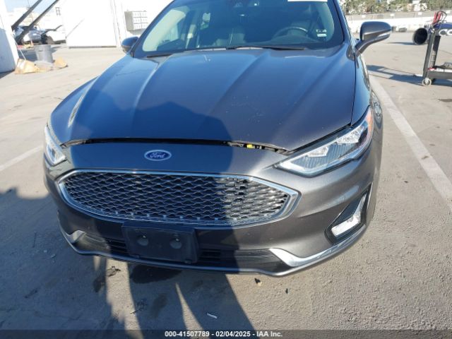 3FA6P0RUXKR180317 Ford Fusion Hybrid Titanium