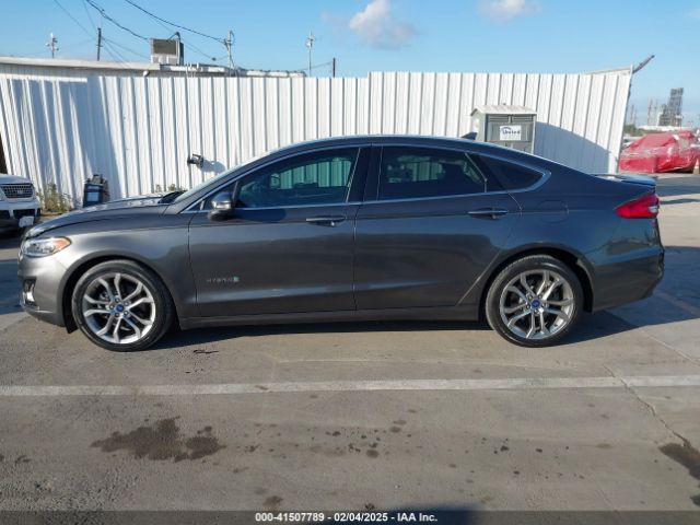 3FA6P0RUXKR180317 Ford Fusion Hybrid Titanium