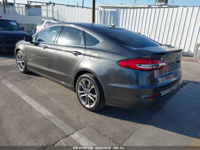 3FA6P0RUXKR180317 Ford Fusion Hybrid Titanium