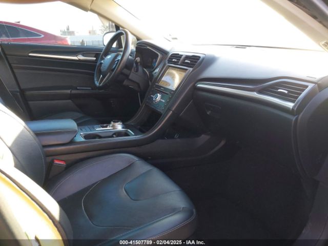 3FA6P0RUXKR180317 Ford Fusion Hybrid Titanium