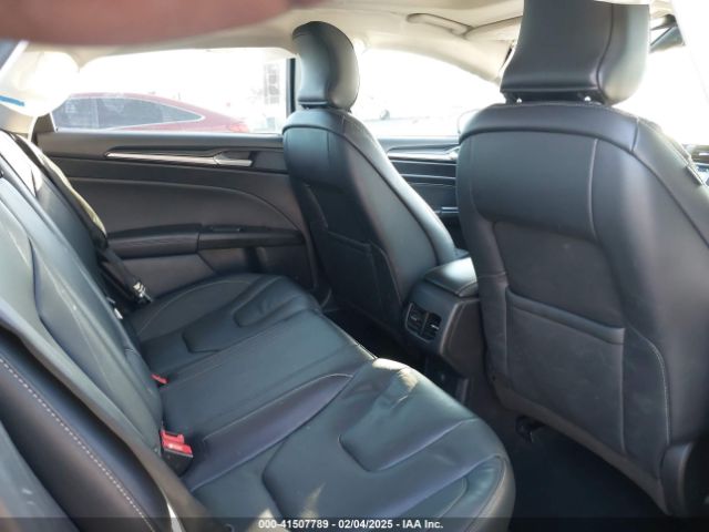 3FA6P0RUXKR180317 Ford Fusion Hybrid Titanium