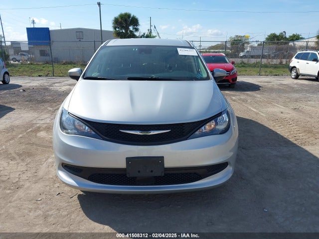 2C4RC1CG5PR530302 Chrysler Voyager Lx