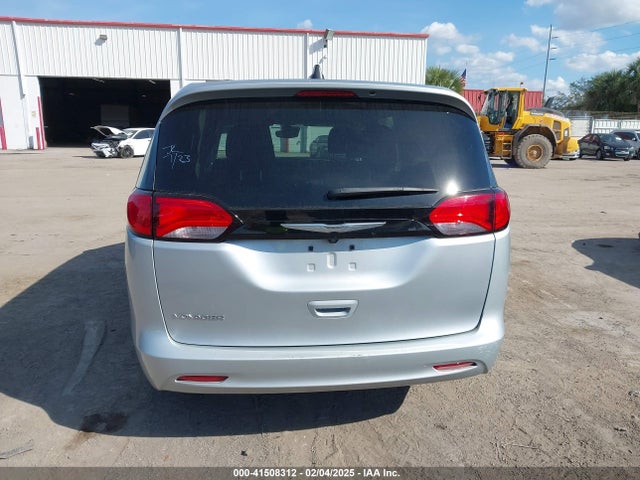 2C4RC1CG5PR530302 Chrysler Voyager Lx