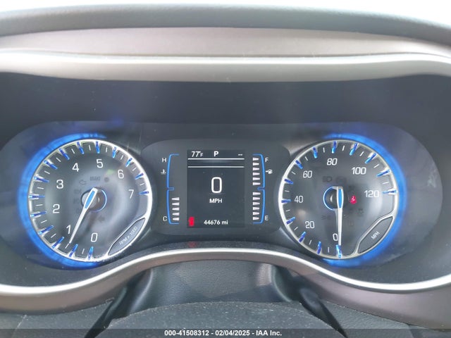 2C4RC1CG5PR530302 Chrysler Voyager Lx