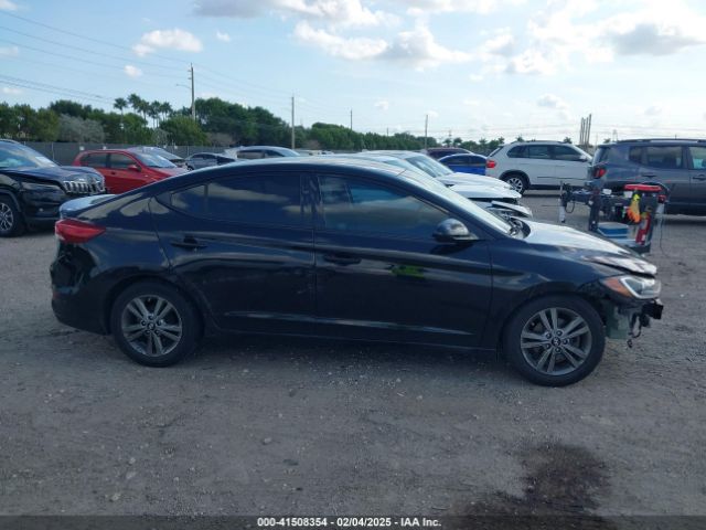 5NPD84LF0HH119988 Hyundai ELANTRA SE